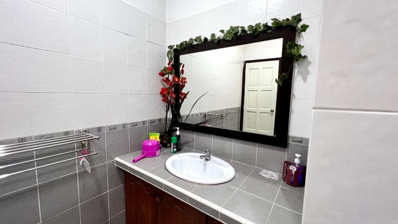 Yb Guest House 4 Bilik 5 Katil Chukai المظهر الخارجي الصورة